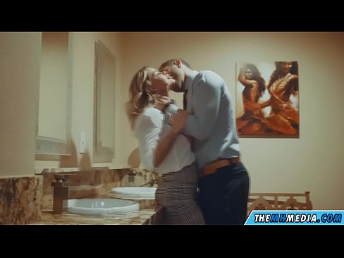 ❤️ Lè yon blond bèl sedui ou nan yon twalèt piblik ❤️❌ Super sèks nan pònografi ht.xxxner.ru ❌️❤